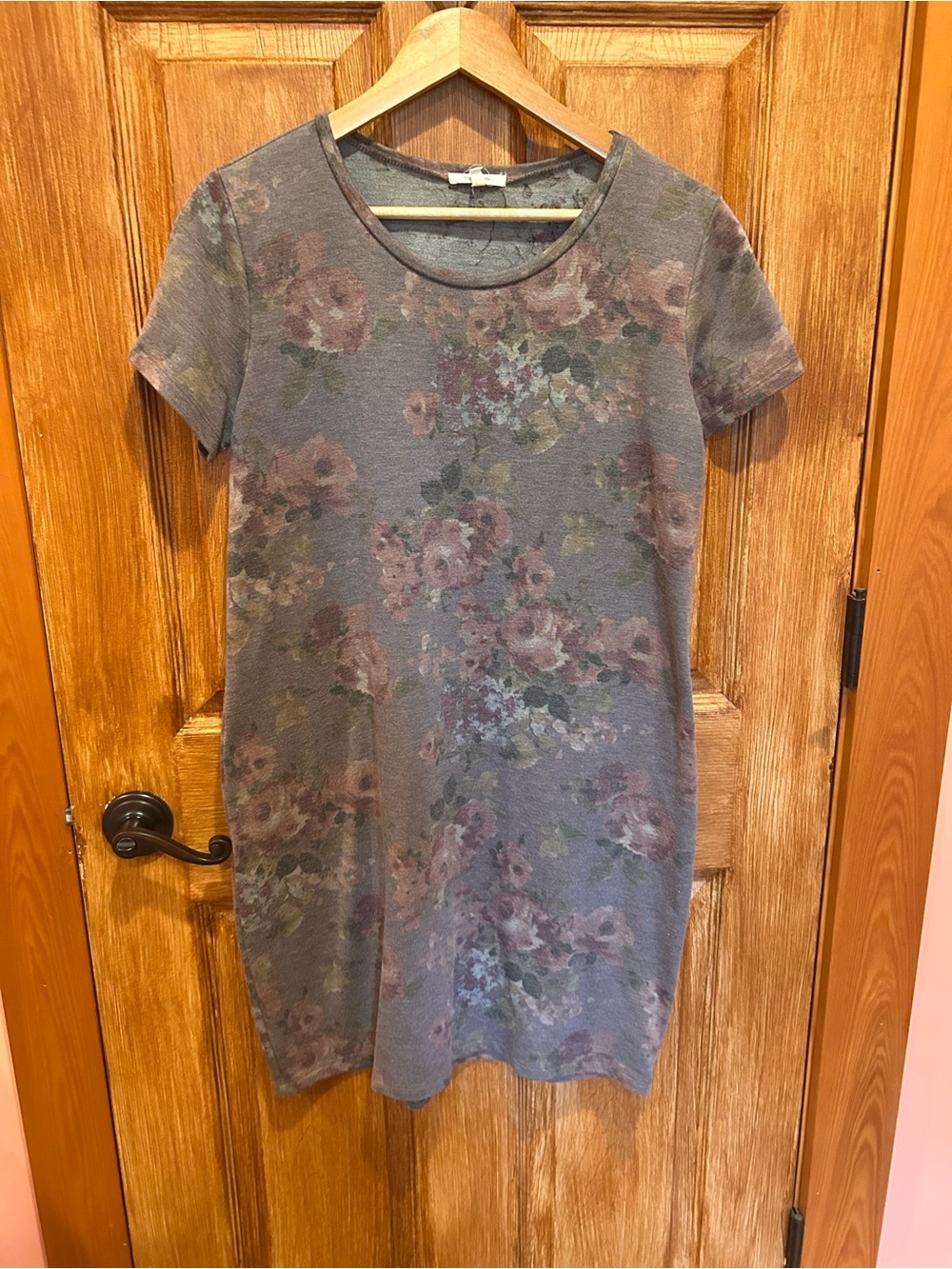 Maurice’s medium Floral Short Sleeve Dress Top in Dusty Mauve